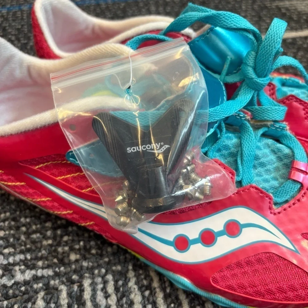 NWT Saucony Spitfire 2 Women’s 12 Pink and Teal Track Shoes with spikes‎